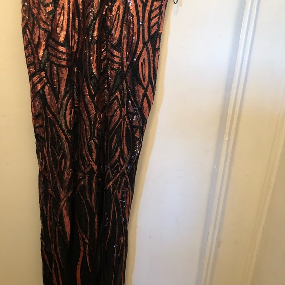 Dress - Picture 3 of 4